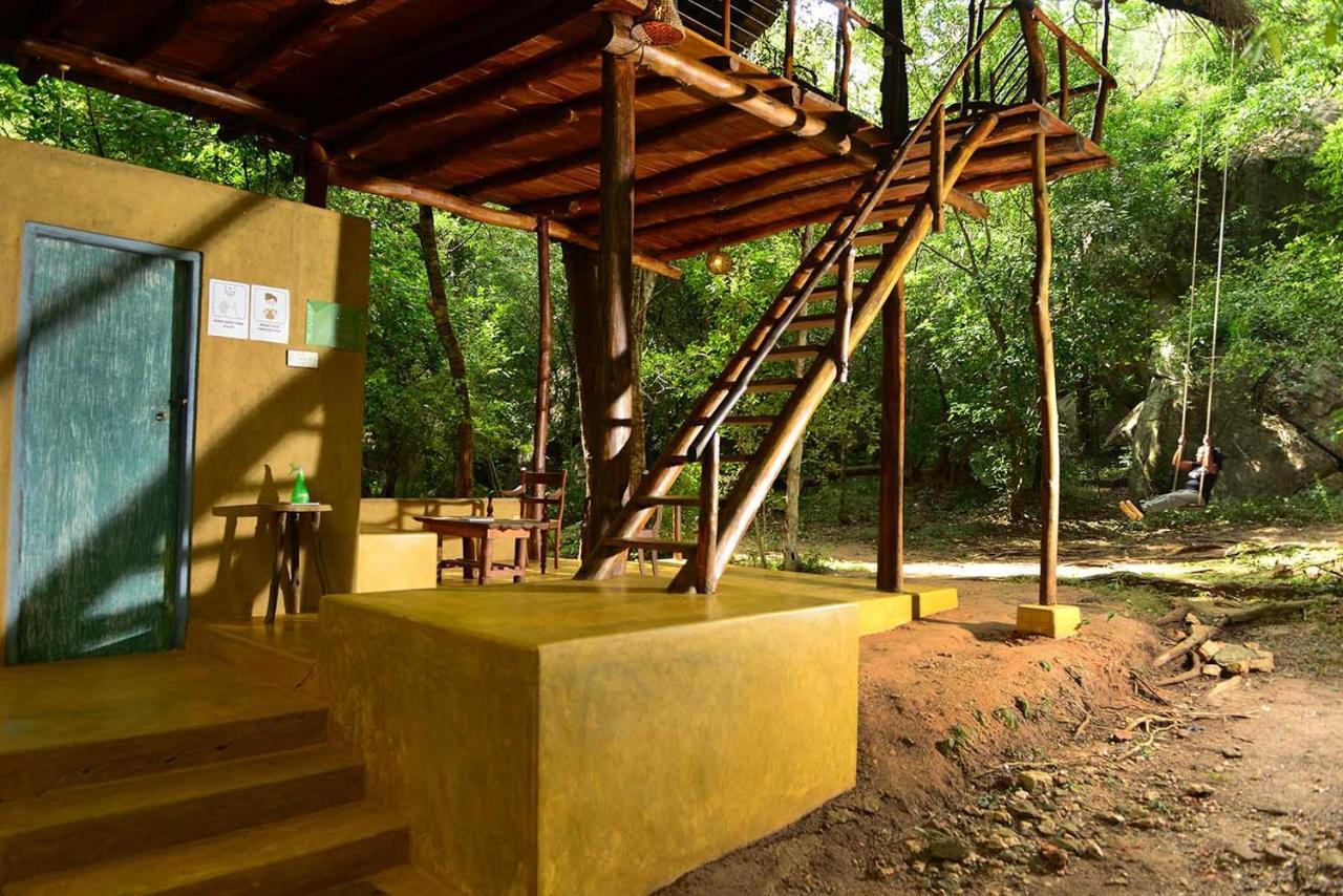 Villa Back Of Beyond - Pidurangala à Sigirîya Extérieur photo